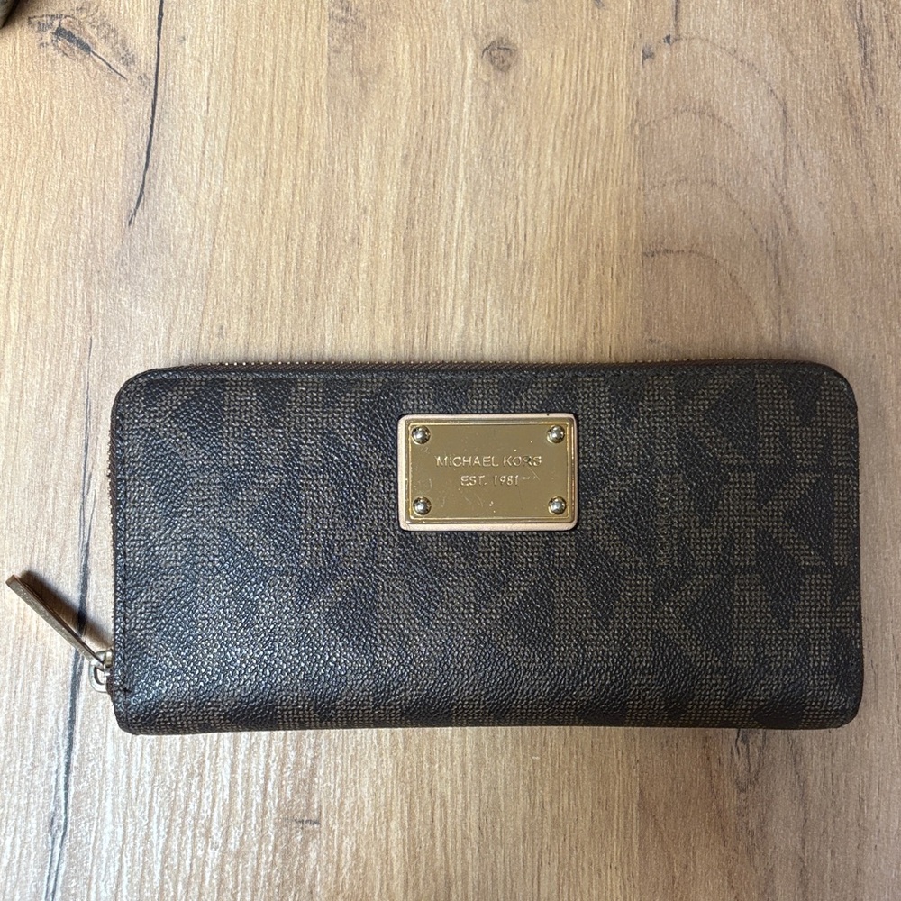 Michael Kors Dark Brown Zip Wallet